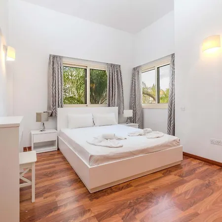 Anthorina Greco #18 Vilă *